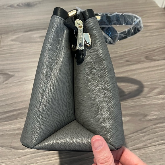 NWT : Gray/Black handbag - Picture 9 of 13